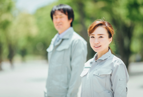 自働車内装部品の組付け